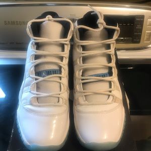 Jordan 11 Legend Blue